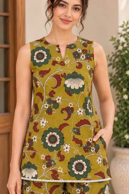 Mustard blended cotton printed kurta sets 4