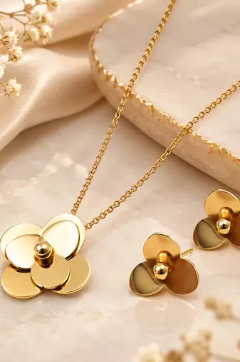 Anti-Tarnish Golden Floral Charm Pendant Neck Chain with Elegant Matching Stud Earrings