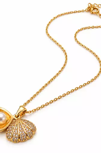 Anti-Tarnish Golden Seashell & Pearl Treasure Pendant Necklace – Elegant Ocean-Inspired Charm Chain