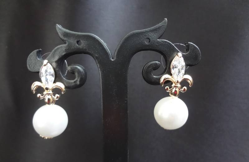 Pearl drop Earrings