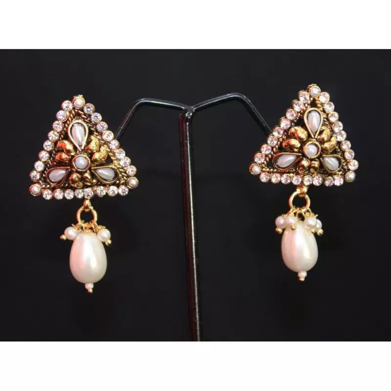 Triangular Beauty with Pearl &  Austrian Diamonds