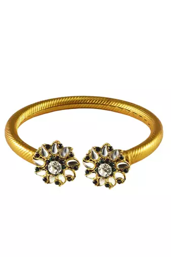 Gold Platted Bangle Free Size