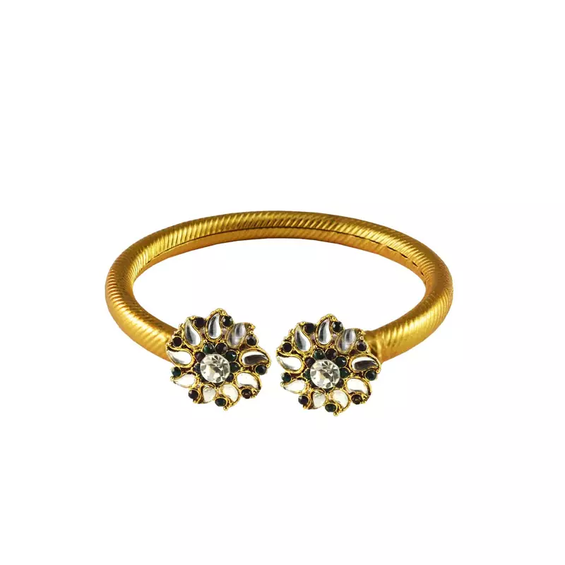 Gold Platted Bangle Free Size