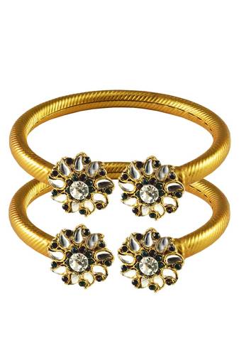 Gold Platted Bangle Free Size