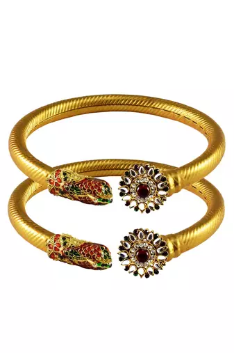 Gold Platted Bangle Free Size