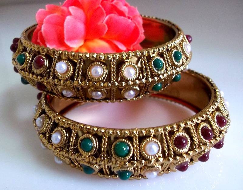 Traditional pearl bangles