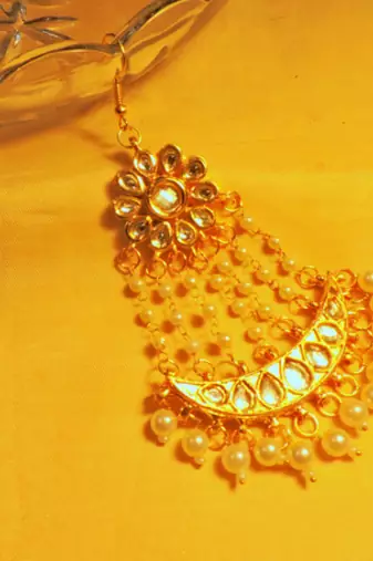 Mastani Kundan And Pearl Pasa Hair Accessories