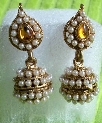 Yellow Leaf Pearl Earrings 1