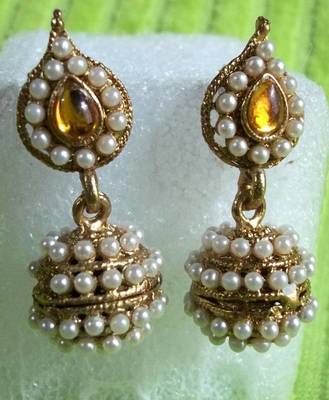 Yellow Leaf Pearl Earrings 2