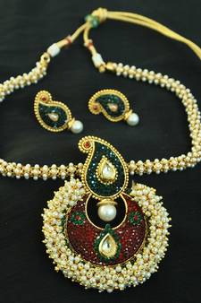 Elegant Maroon & Green Necklace set Studded with pearls