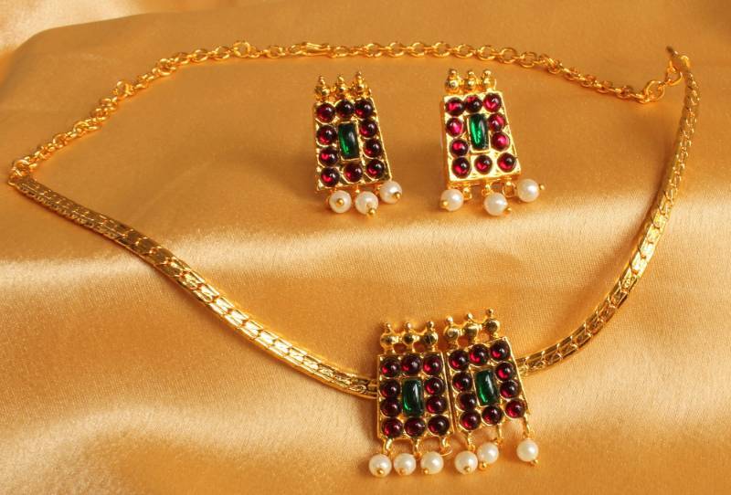 Beautiful Poothali Temple Necklace Set 
