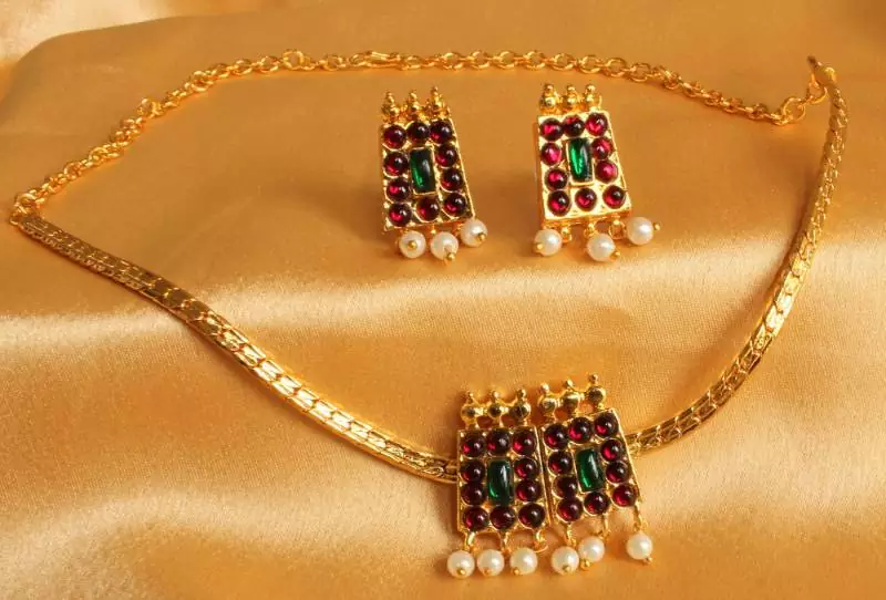 Beautiful Poothali Temple Necklace Set 