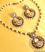 Victorial Look Pearl & Black Pendant Set
