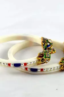 acrylic rajasthani moti stretchable bangle size-2.4,2.6,2.8 