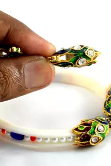 acrylic rajasthani moti stretchable bangle size-2.4,2.6,2.8 