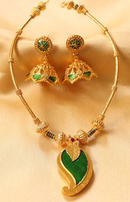 Mesmerising Handmade Green Mango Necklace Set 2