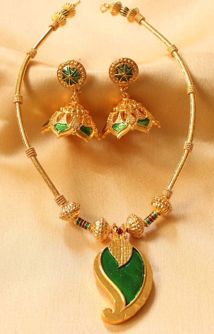 Mesmerising Handmade Green Mango Necklace Set