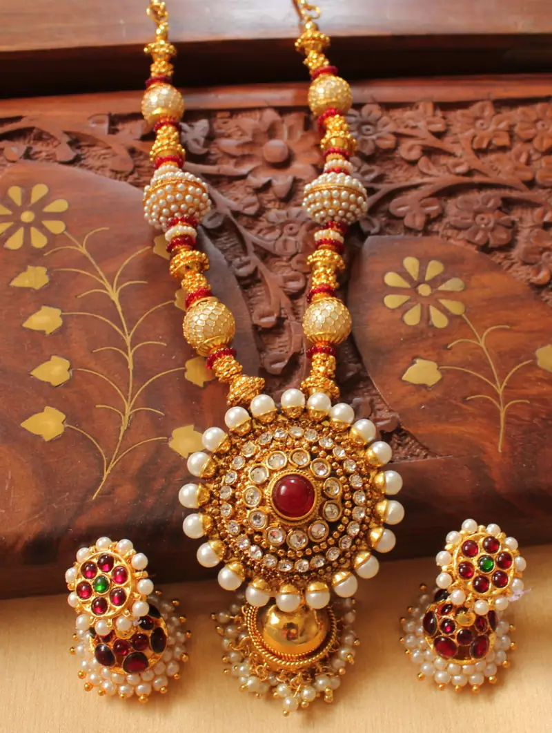 Gorgeous Goldplated Handmade Designer  Necklace Set - DJ23352