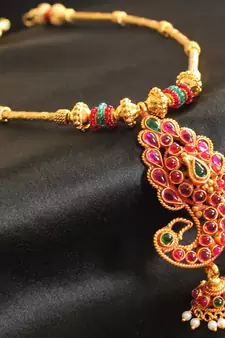 Beautiful Kemp Green Peacock Necklace  