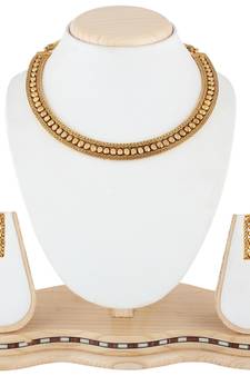 Delicate Golden South Indian Necklace Set Jewelry