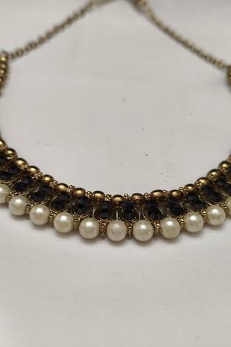 Traditional Black Necklace with Pearl