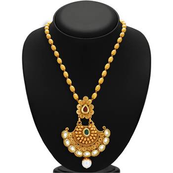 Marvellous Gold Plated Kundan Necklace Set For Women 3