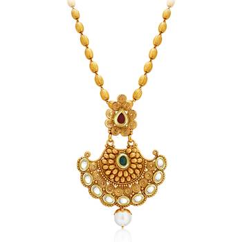 Marvellous Gold Plated Kundan Necklace Set For Women 4