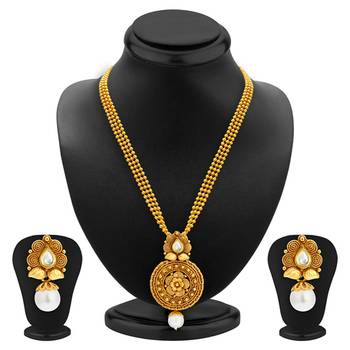 Graceful Gold Plated Kundan Necklace Set For Women 1