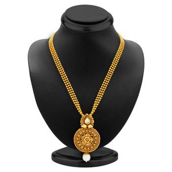 Graceful Gold Plated Kundan Necklace Set For Women 3