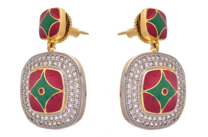 Pretty Inviting Beautiful Cz Diamond Earrings.