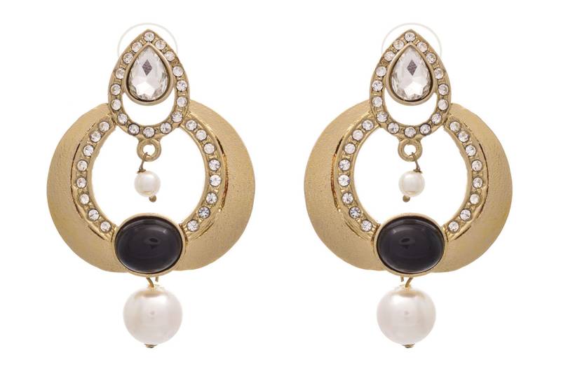 Deep Black Designer Beauty with Pearls.