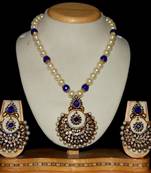 Beautiful Shell Pearls Necklace Set With Antique Locket Set