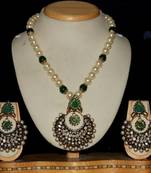 Beautiful Shell Pearls Necklace Set With Antique Locket Set