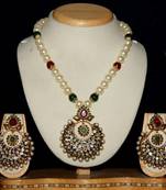 Beautiful Shell Pearls Necklace Set With Antique Locket Set