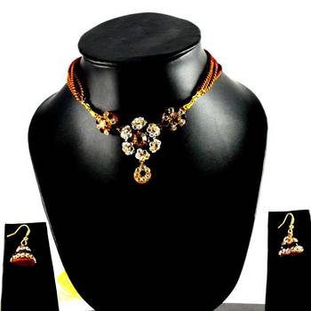 Rajasthani Lakh Necklase With Earing With Rhinestones Embedded 1