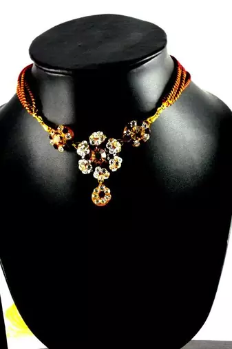 Rajasthani Lakh Necklase With Earing With Rhinestones Embedded