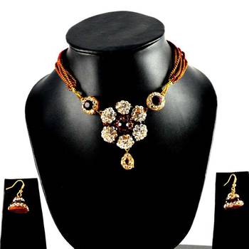 Rajasthani Lakh Necklase With Earing With Rhinestones Embedded 1
