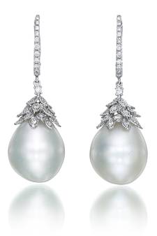 Traditional Yellow Gold Plated Earring