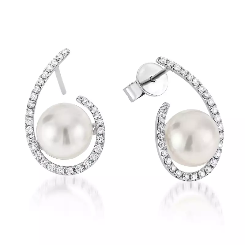 Traditional Yellow Gold Plated Earring