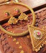 Lovely Antique Pink Designer Necklace Set