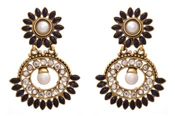 Angelic Awesome Gold Designer Earrings 1
