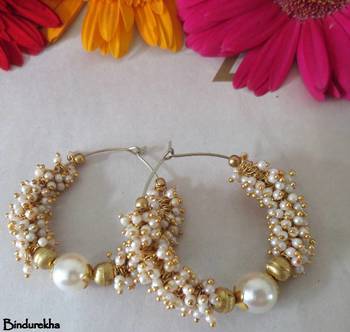 WhiteGhungrooPearlBallBali 1