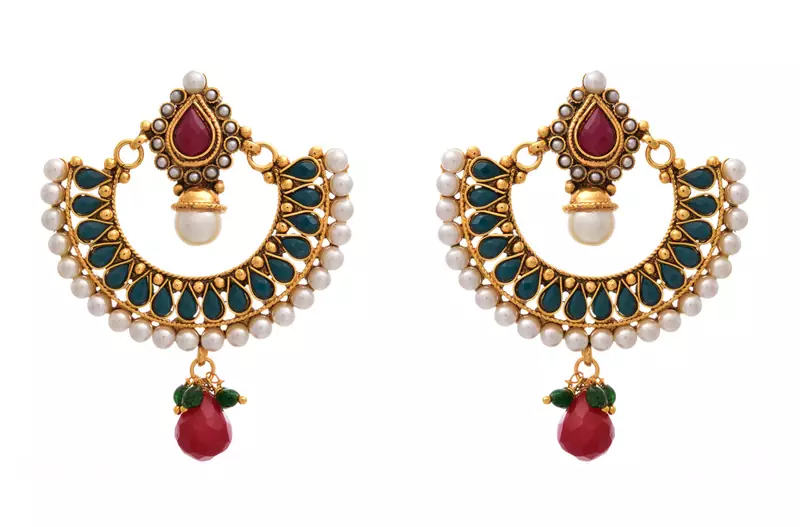 Mesmerizing Designer Earrings with Purity of Pearls.