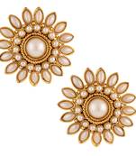 Beautiful flower pearl stud