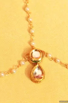 Kundan & Pearl Elegant Maathapatti