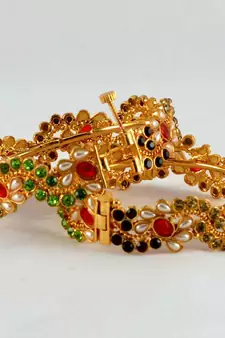 Micro Gold Platted Skrew System Polky Stone Bangles