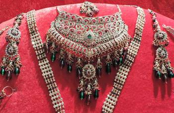 Stunning Red Green Diamant   Bridal Set 4