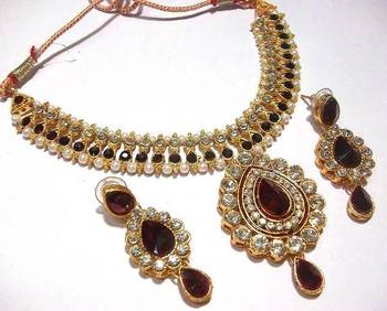 Butterfly Necklace Set With Earrings 1