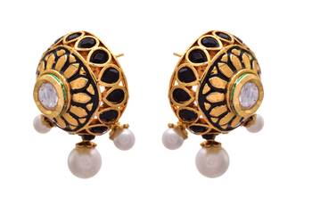 Elegant & Stunning Designer Earrings with Kundan, Pearl & Meenakari. 2
