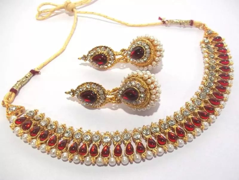 Maroon pearl gota necklace set